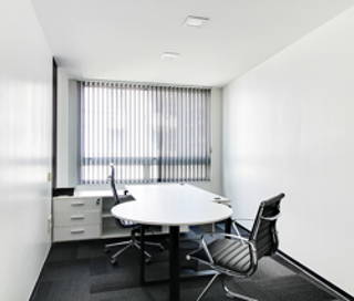 Bureau privé 13 m² 1 poste Coworking Rue Jules Brunard Lyon 69007 - photo 1